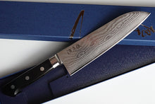 Load image into Gallery viewer, CY105 Japanese Santoku knife Minamoto - VG10 Damascus steel 180mm